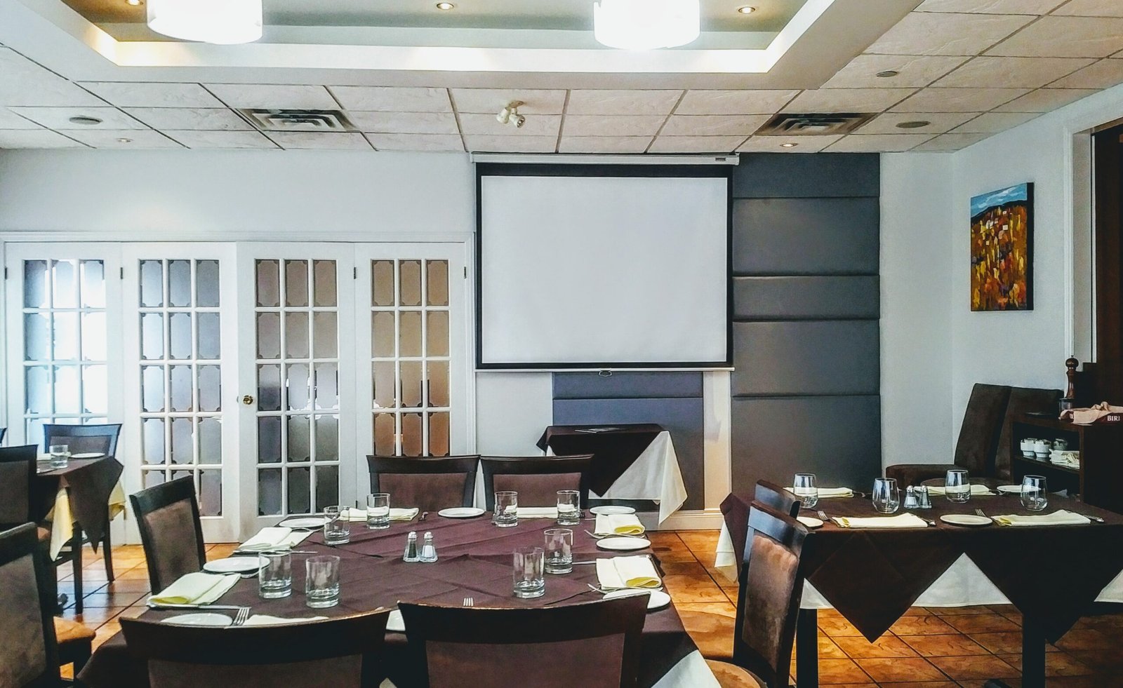 cool-dining-room